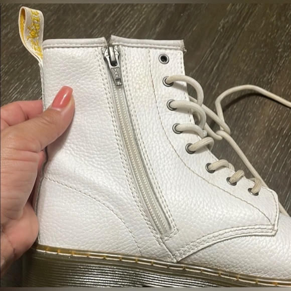 Dr martens white boots - Picture 3 of 7